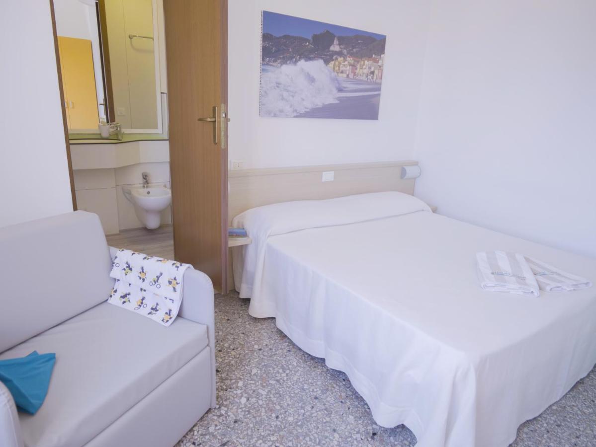 Hotel Liliana Varigotti Esterno foto