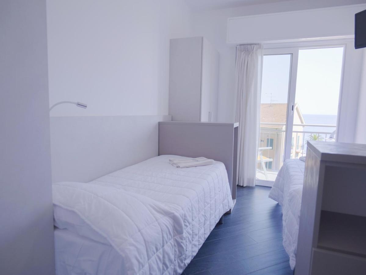 Hotel Liliana Varigotti Esterno foto