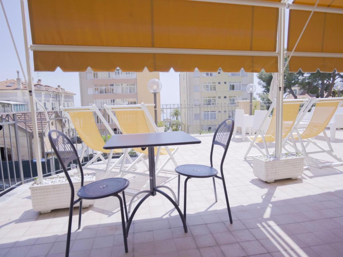 Hotel Liliana Varigotti Esterno foto
