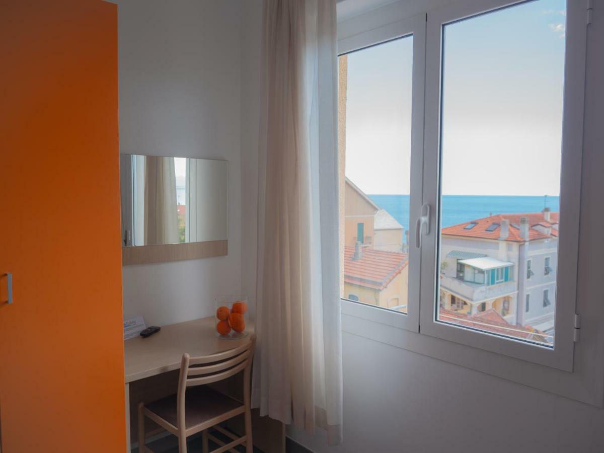 Hotel Liliana Varigotti Esterno foto